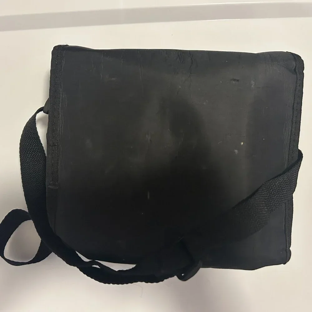Black Bushnell 10x50 Binoculars 288ft/1000yds 5.5° Field